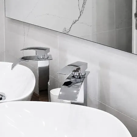 Il Caruggio Living Design Moderno Nel Porto Antico * جنوة